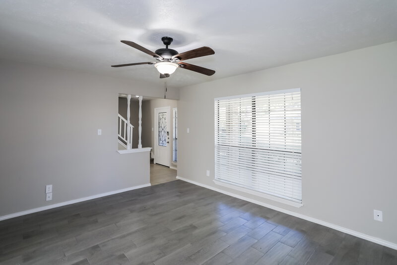 2,545/Mo, 2514 Edinburgh St Arlington, TX 76018 Family Room View