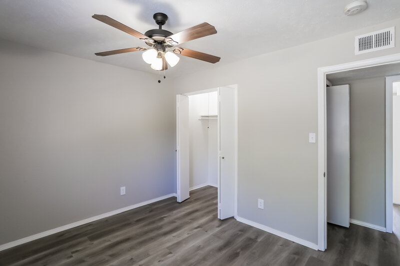 2,545/Mo, 2514 Edinburgh St Arlington, TX 76018 Bedroom View 2