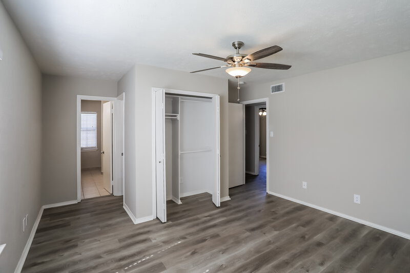 2,545/Mo, 2514 Edinburgh St Arlington, TX 76018 Bedroom View 3