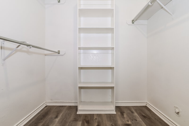 2,055/Mo, 3816 Yellowstone Pl Denton, TX 76209 Walk In Closet View