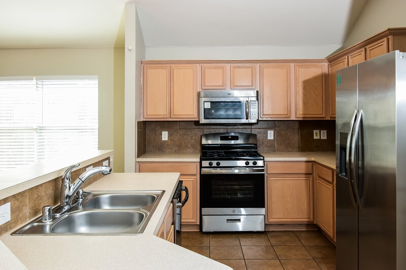 2,100/Mo, 527 Thunder Trl Forney, TX 75126 Kitchen View