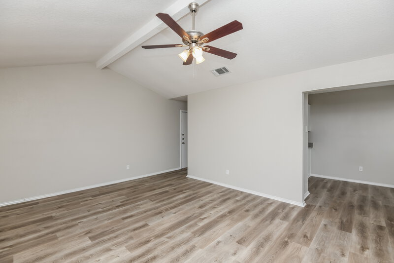 1,900/Mo, 10233 Westward Dr Fort Worth, TX 76108 Living Room View 2