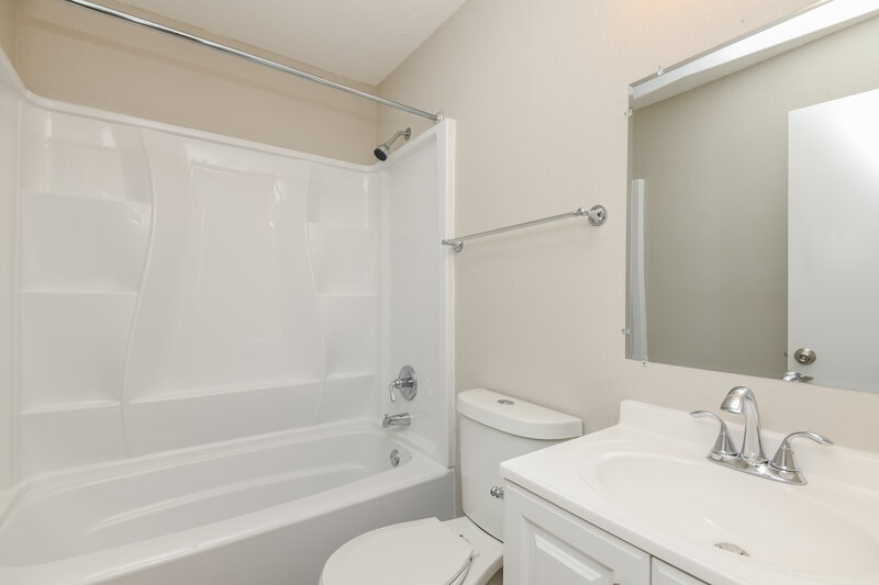 1,955/Mo, 10233 Westward Dr Fort Worth, TX 76108 Main Bathroom View 2