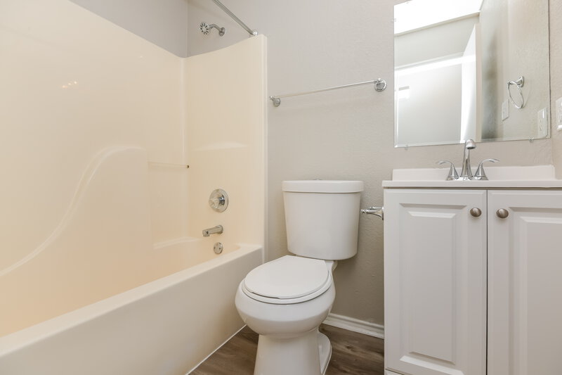 1,955/Mo, 10233 Westward Dr Fort Worth, TX 76108 Bathroom View