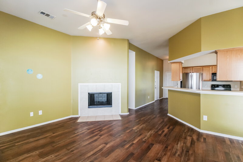 1,945/Mo, 109 Creekview Dr Anna, TX 75409 Living Room View 2