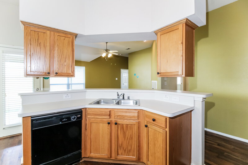 1,945/Mo, 109 Creekview Dr Anna, TX 75409 Kitchen View 3