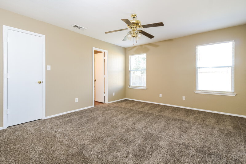 2,060/Mo, 3521 Silverado Trl Roanoke, TX 76262 Main Bedroom View