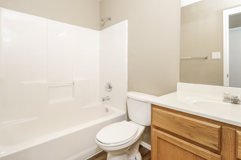 2,060/Mo, 3521 Silverado Trl Roanoke, TX 76262 Bathroom View