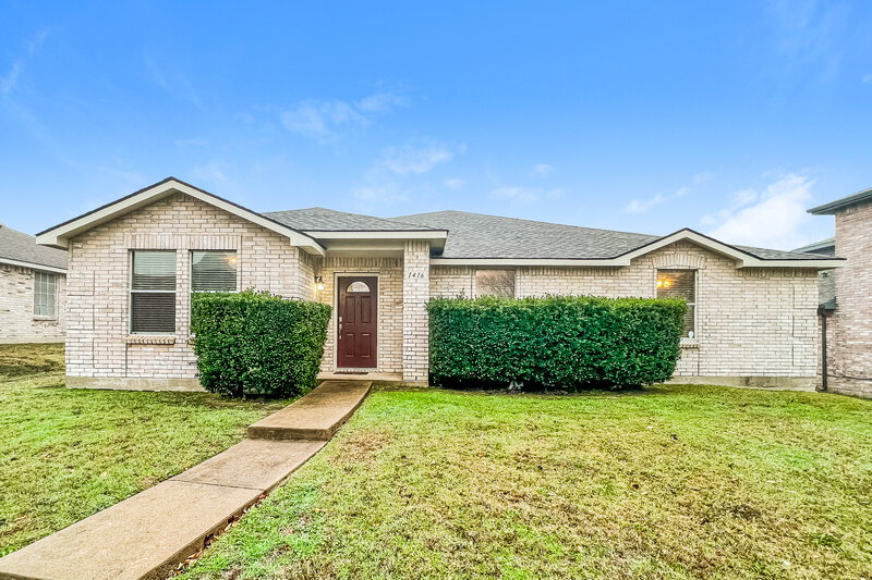 2,290/Mo, 1416 Gentle Rain Dr Lancaster, TX 75134 External View