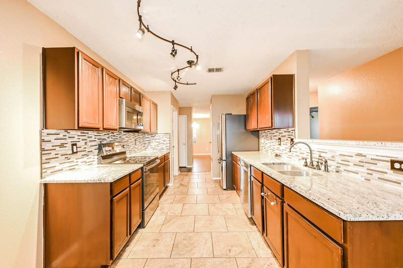2,290/Mo, 1416 Gentle Rain Dr Lancaster, TX 75134 Kitchen View
