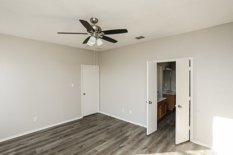 2,035/Mo, 6424 Bay Lake Dr Fort Worth, TX 76179 Main Bedroom View