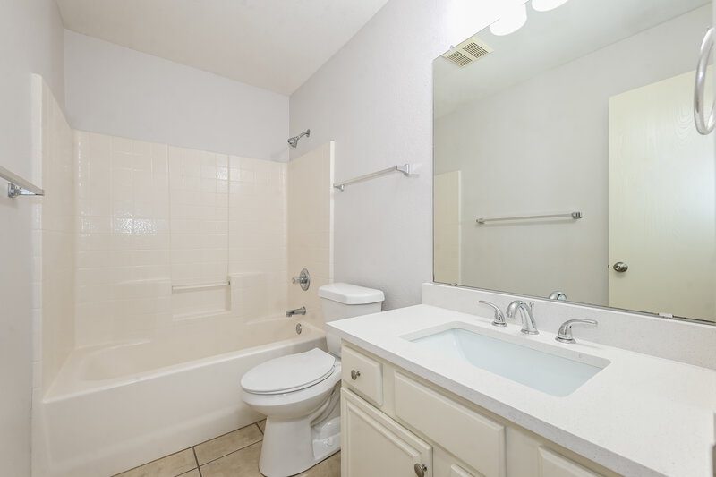 1,940/Mo, 1112 Courtney Dr Royse City, TX 75189 Bathroom View