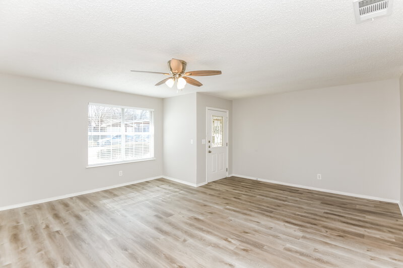 1,825/Mo, 8128 Albert St White Settlement, TX 76108 Living Room View