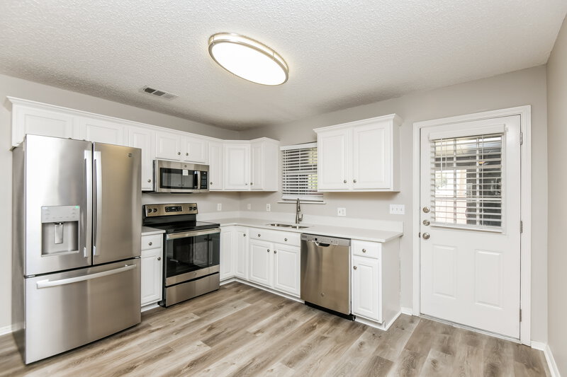 1,825/Mo, 8128 Albert St White Settlement, TX 76108 Kitchen View