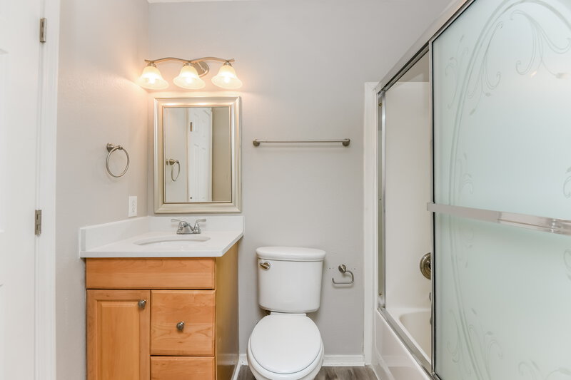 1,825/Mo, 8128 Albert St White Settlement, TX 76108 Bathroom View