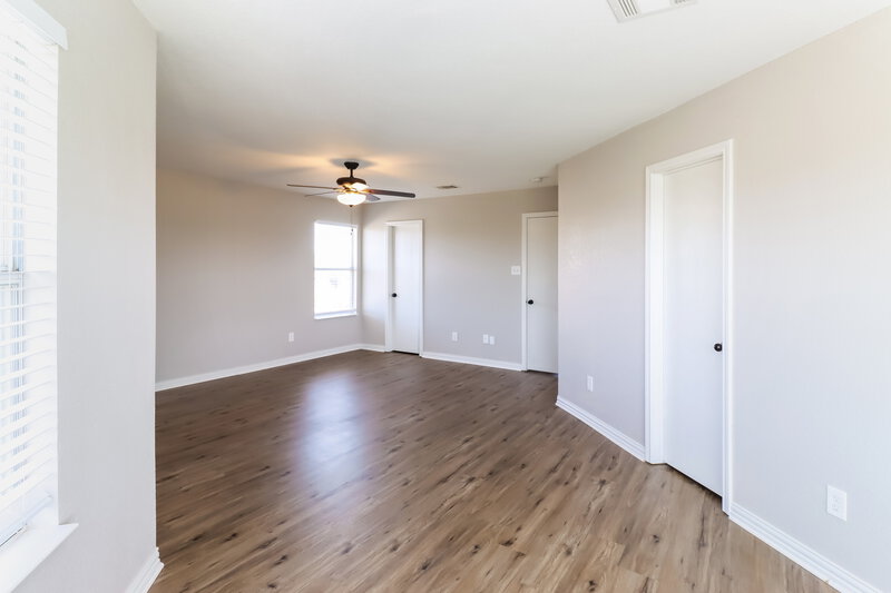 2,275/Mo, 401 Spurlock Dr Krum, TX 76249 Main Bedroom View