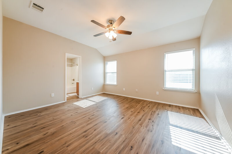 1,990/Mo, 226 Amherst Dr Forney, TX 75126 Main Bedroom View