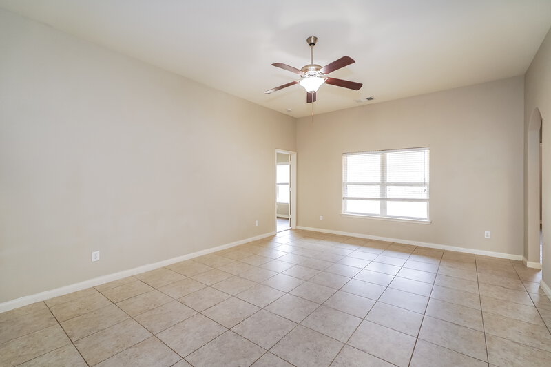 2,100/Mo, 4608 Conley Ln Denton, TX 76207 Living Room View 2