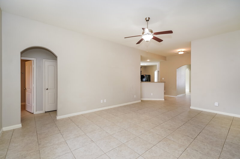 2,100/Mo, 4608 Conley Ln Denton, TX 76207 Living Room View 4