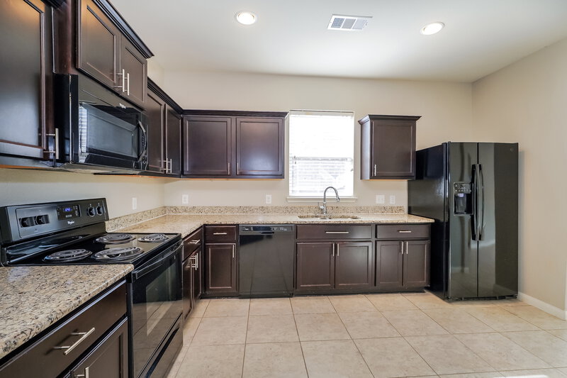 2,100/Mo, 4608 Conley Ln Denton, TX 76207 Kitchen View
