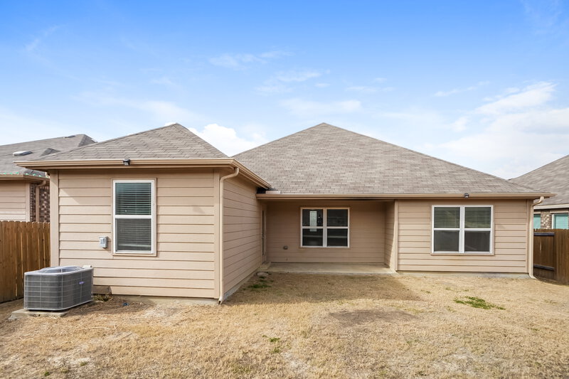 2,100/Mo, 4608 Conley Ln Denton, TX 76207 Rear View