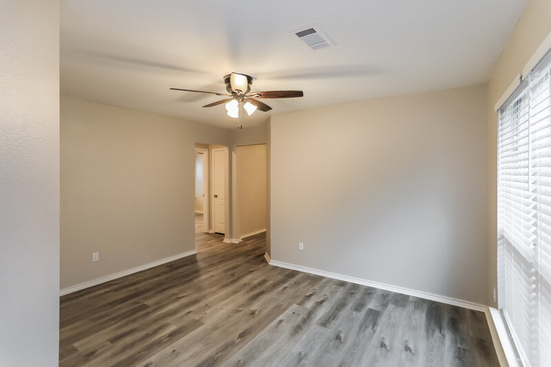 2,080/Mo, 3016 Casa Bella Dr Arlington, TX 76010 Living Room View 2