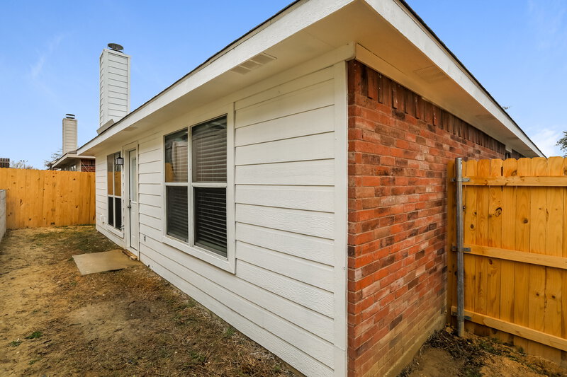 2,080/Mo, 3016 Casa Bella Dr Arlington, TX 76010 Rear View