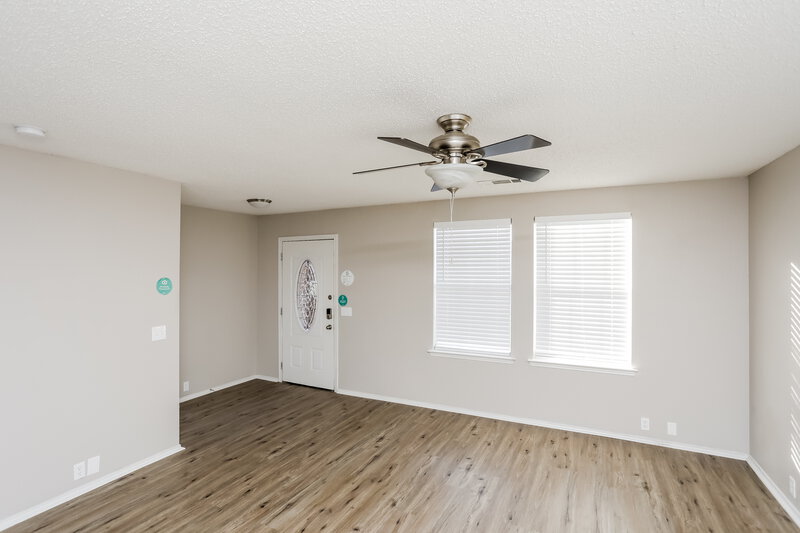 2,455/Mo, 411 Harvard Dr Glenn Heights, TX 75154 Living Room View