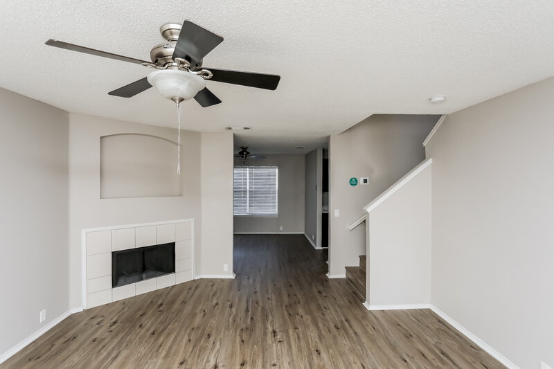 2,455/Mo, 411 Harvard Dr Glenn Heights, TX 75154 Living Room View 2