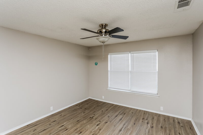 2,455/Mo, 411 Harvard Dr Glenn Heights, TX 75154 Bedroom View 3