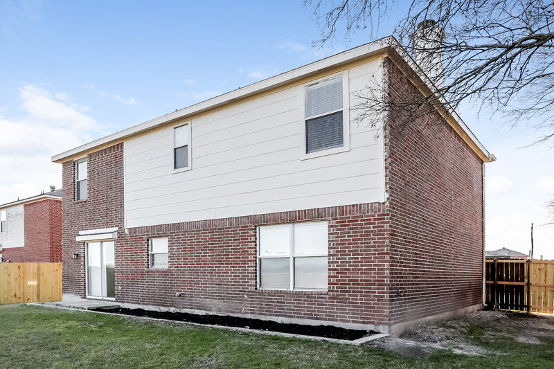2,455/Mo, 411 Harvard Dr Glenn Heights, TX 75154 Rear View
