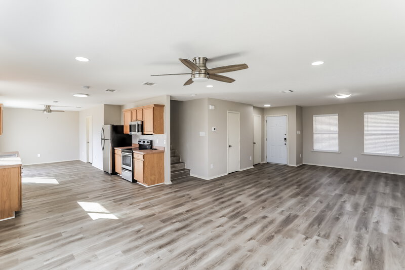 2,085/Mo, 549 Crystal Springs Dr Fort Worth, TX 76108 Living Room View 3