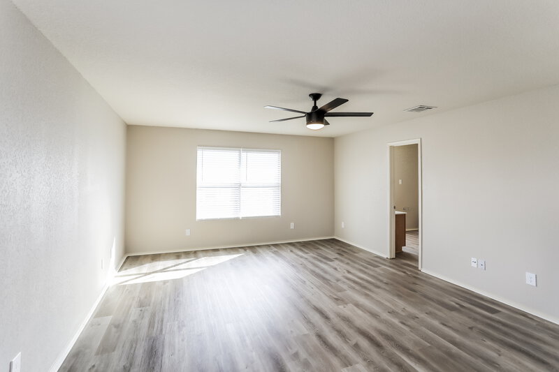 2,085/Mo, 549 Crystal Springs Dr Fort Worth, TX 76108 Main Bedroom View
