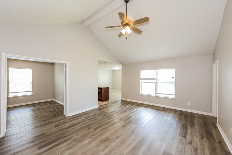 2,105/Mo, 6116 Spring Ranch Dr Fort Worth, TX 76179 Living Room View
