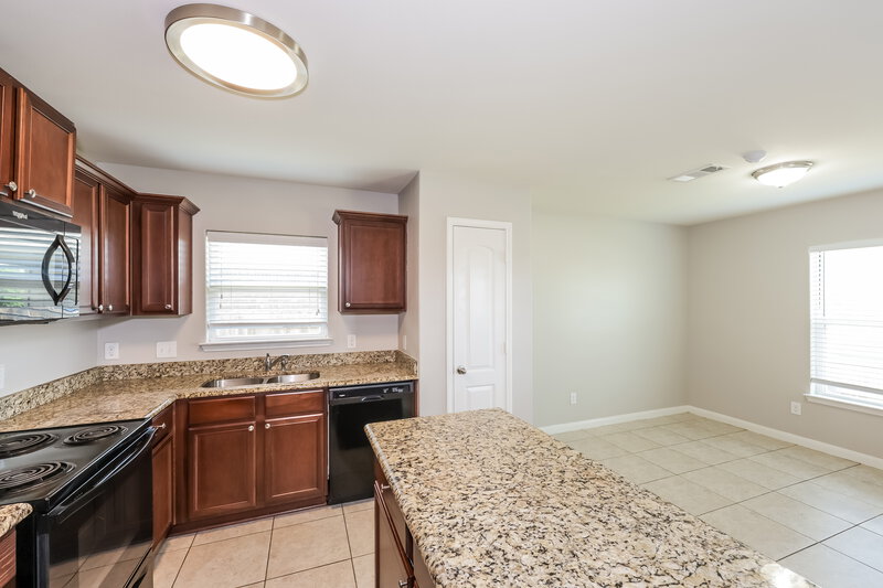 2,105/Mo, 6116 Spring Ranch Dr Fort Worth, TX 76179 Kitchen View 2