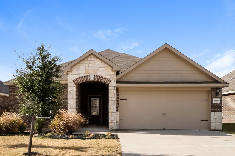 2,810/Mo, 13624 Founders Ln Crowley, TX 76036 External View