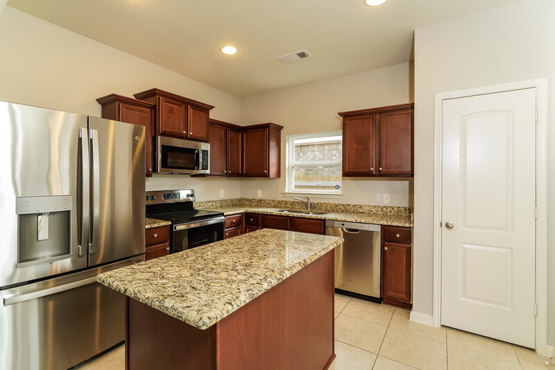 2,810/Mo, 13624 Founders Ln Crowley, TX 76036 Kitchen View