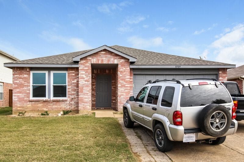 2,450/Mo, 8509 Clear River Ln Denton, TX 76210 External View