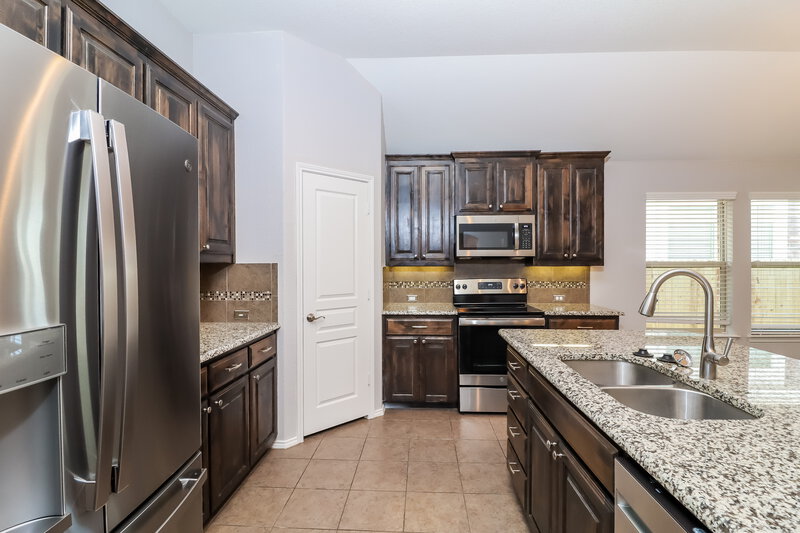 2,400/Mo, 2108 Leonard Ranch Rd Fort Worth, TX 76134 Kitchen View