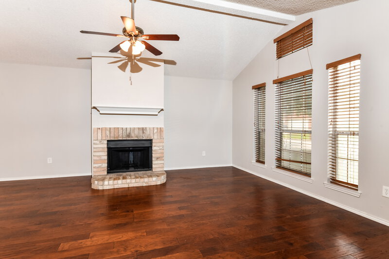 1,920/Mo, 1152 Highland Station Dr Saginaw, TX 76131 Living Room View