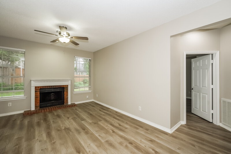 2,960/Mo, 2200 Park Hurst Dr Arlington, TX 76001 Living Room View