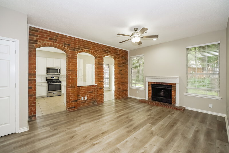 2,960/Mo, 2200 Park Hurst Dr Arlington, TX 76001 Living Room View 2