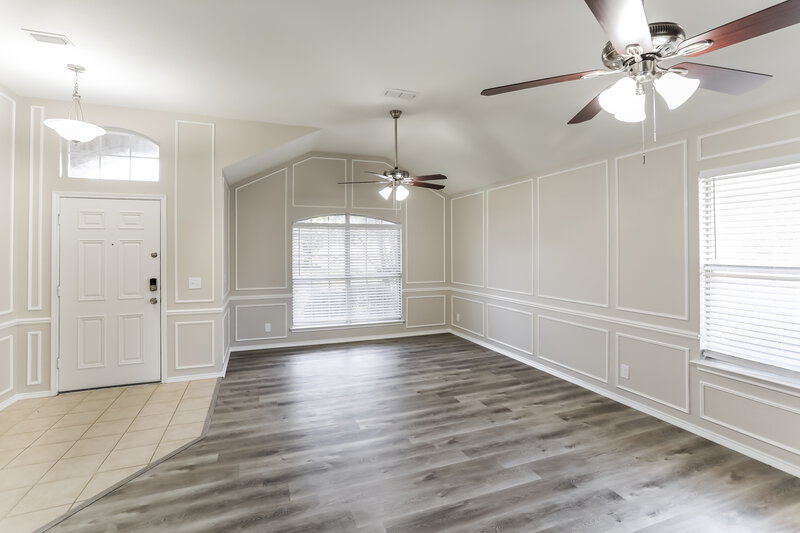 2,240/Mo, 748 Texas Oak Trl Lake Dallas, TX 75065 Living Room View