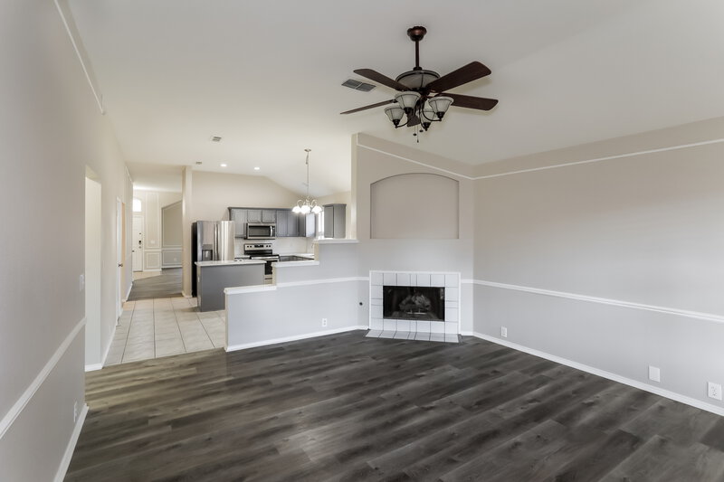 2,240/Mo, 748 Texas Oak Trl Lake Dallas, TX 75065 Family Room View