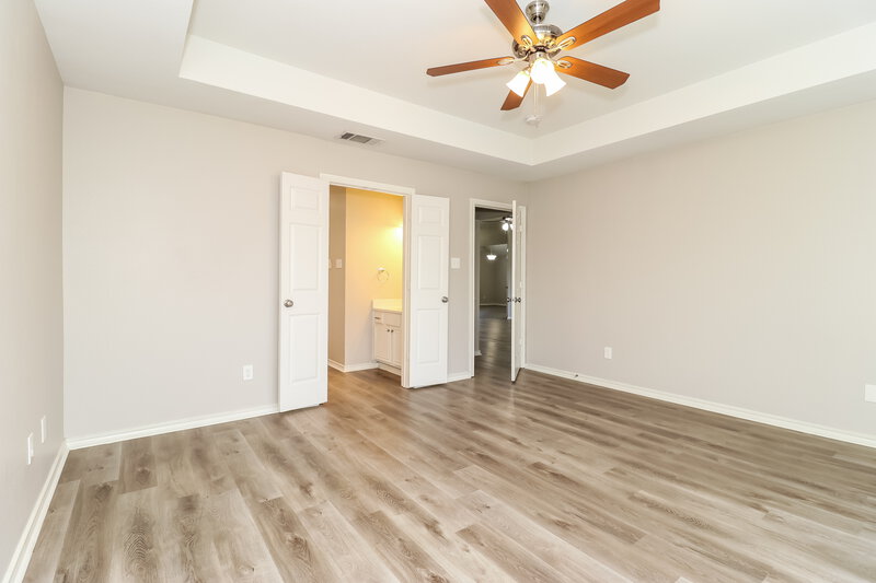 2,615/Mo, 1040 The Meadows Pkwy Desoto, TX 75115 Main Bedroom View 2