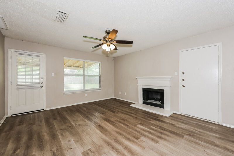 2,355/Mo, 1213 Singletree Ct Forney, TX 75126 Living Room View