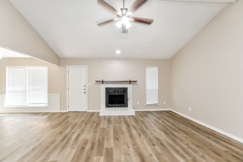 2,025/Mo, 308 Southlake Dr Forney, TX 75126 Living Room View 2