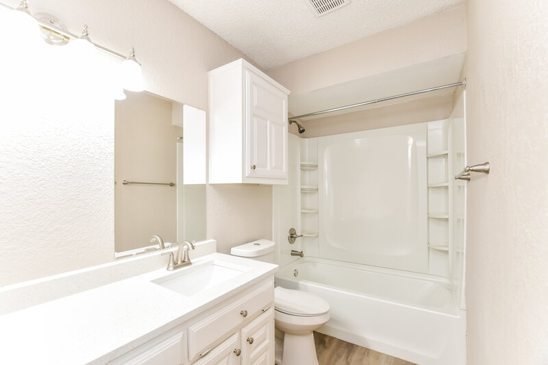 2,025/Mo, 308 Southlake Dr Forney, TX 75126 Main Bathroom View