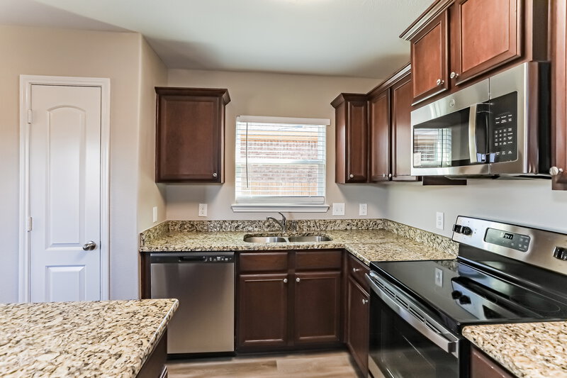 2,175/Mo, 1328 Englemann Dr Princeton, TX 75407 Dining Room View 2