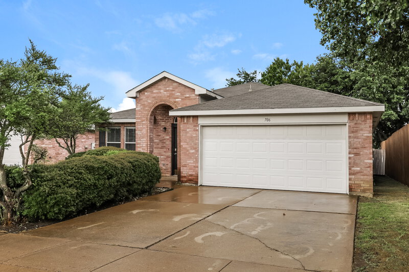 2,285/Mo, 706 Langford Dr Arlington, TX 76018 Front View